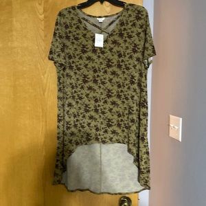 Woman’s Tunic Top